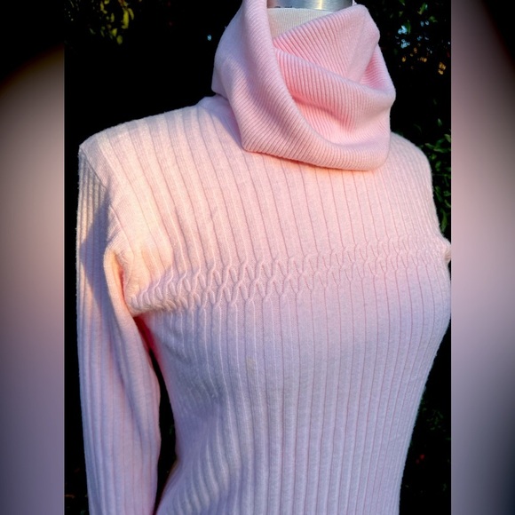 Sara Bentley Chico turtleneck sweater - Picture 1 of 5